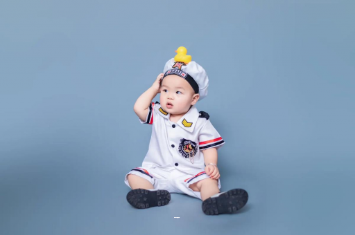 广汉宝宝几个月攒肚子